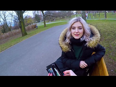 ❤️ Gleypir heitt ásamt ókunnugra fyrir peninga - blástur í garðinum eftir Evu Elfie ☑  Kynlíf hjá okkur ❌❤